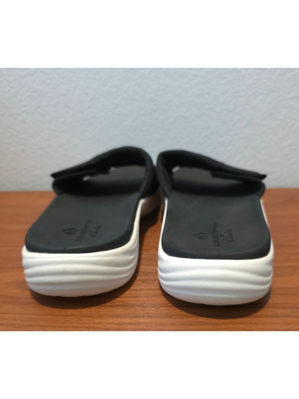 Clarks Cloudsteppers Lola Surf Black Slide Sandals w/ Cushioned Sole Women's 9M - Picture 3 of 7